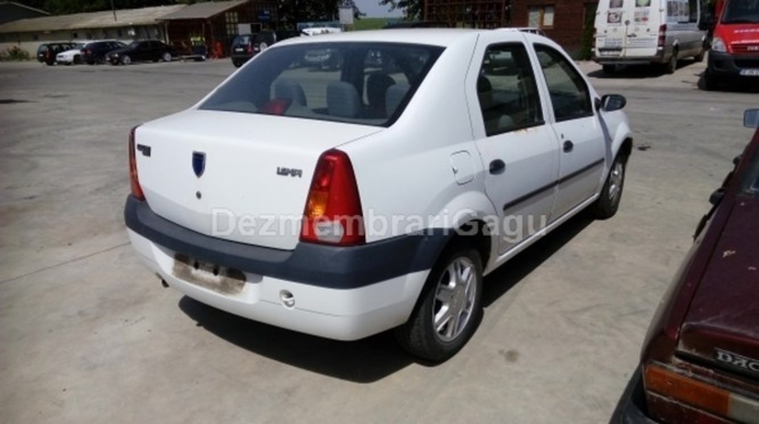 Dezmembrez Dacia Logan, an 2004