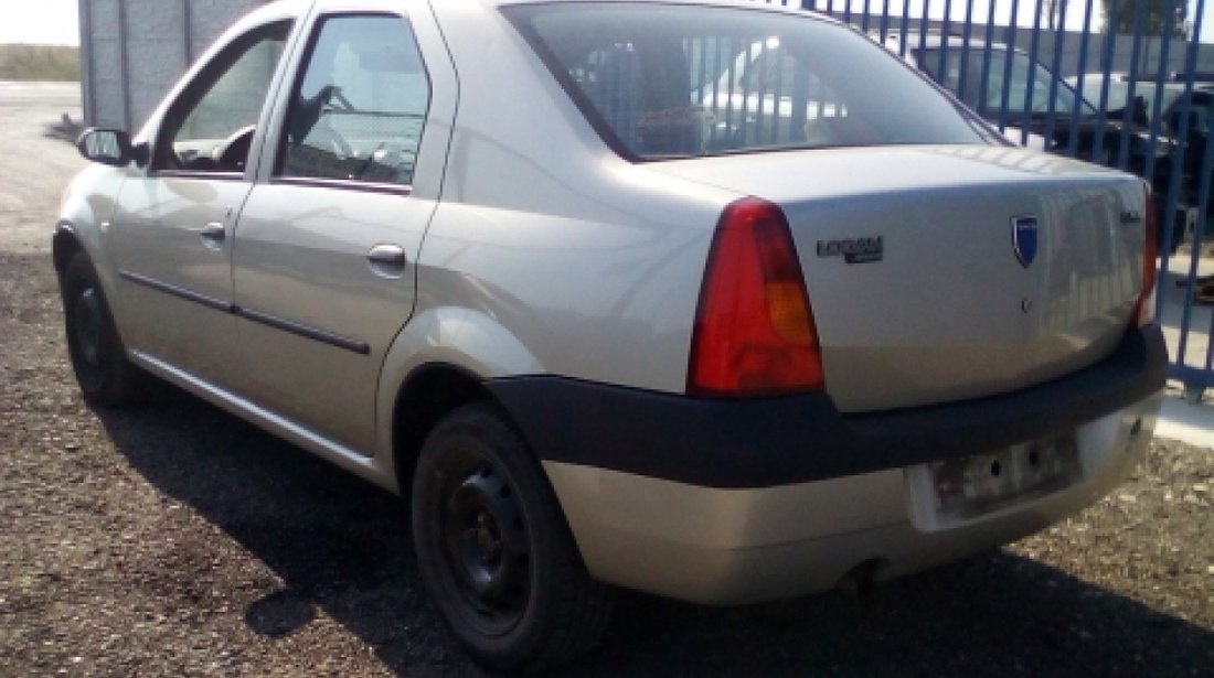 Dezmembrez Dacia Logan, an 2005, motorizare 1.4