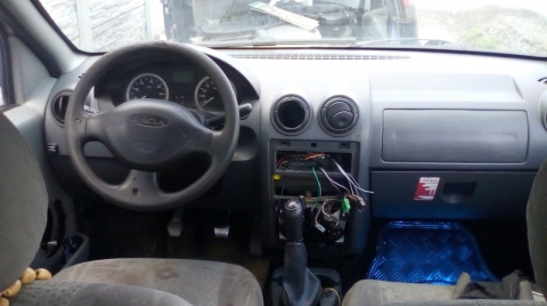 Dezmembrez Dacia Logan, an 2005, motorizare 1.6