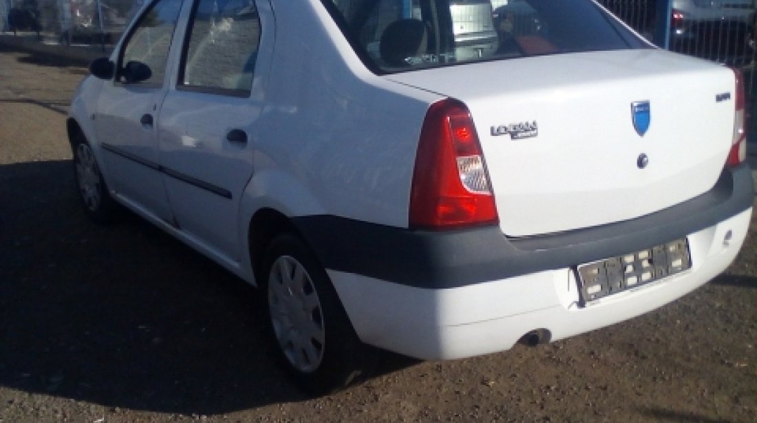 Dezmembrez Dacia Logan, an 2007, motorizare 1.4