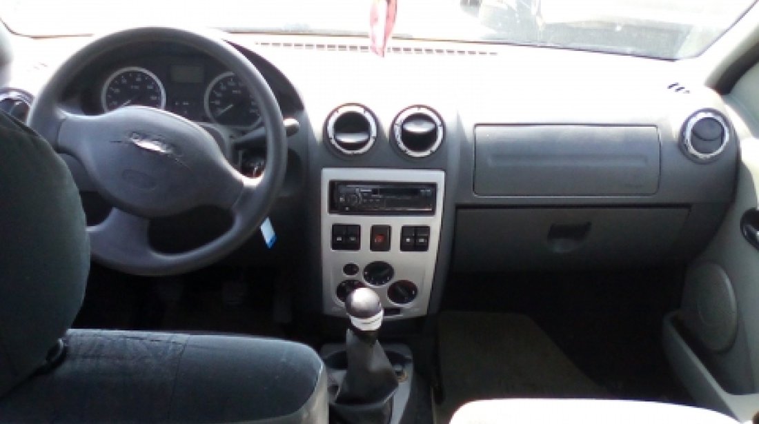 Dezmembrez Dacia Logan, an 2009, motorizare 1.5 DCI