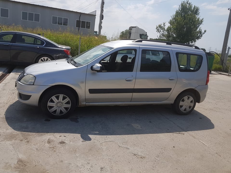 Dezmembrez Dacia Logan MCV cu 7 locuri 1.5 dci K9K-E8 88 cai euro 5 2012