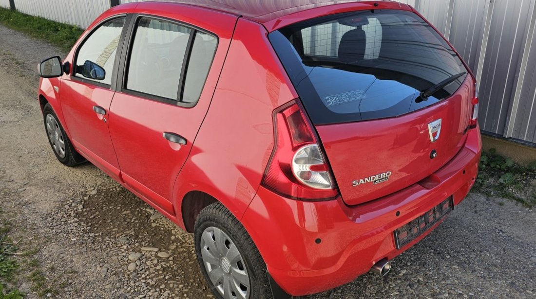 Dezmembrez Dacia Sandero far usa aripa bara motor stop haion capota