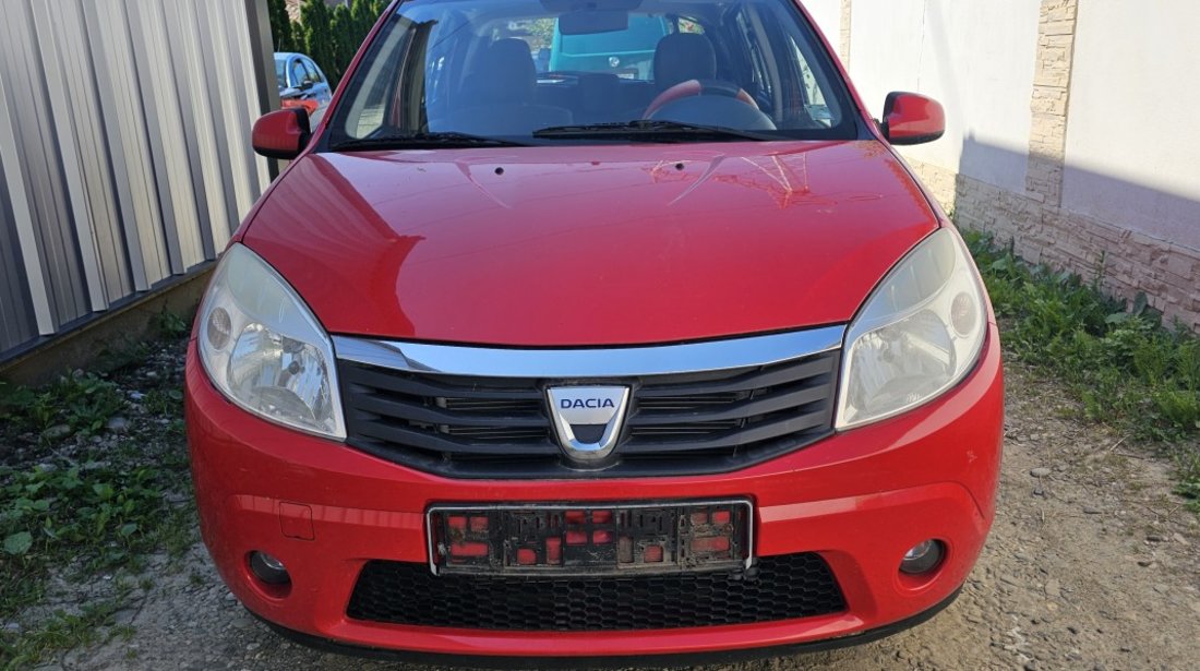 Dezmembrez Dacia Sandero far usa aripa bara motor stop haion capota