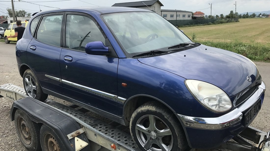 Dezmembrez Daihatsu Sirion 1,0i 2001