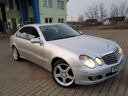 Dezmembrez dezmembram piese auto Mercedes E280 E320 W211 facelift