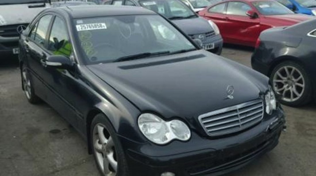 Dezmembrez / Dezmembrari Mercedes Clasa C (W203) 1.8benz