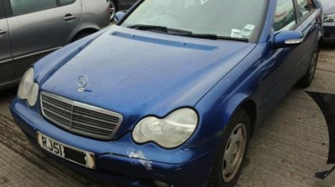 Dezmembrez / Dezmembrari Mercedes Clasa C (W203) 2.2cdi