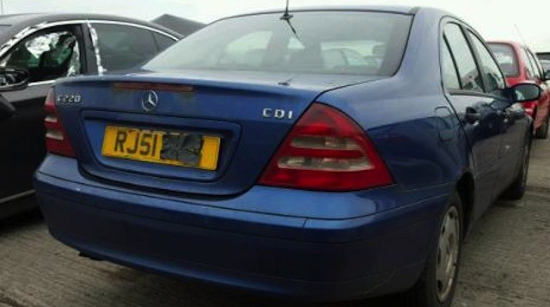 Dezmembrez / Dezmembrari Mercedes Clasa C (W203) 2.2cdi