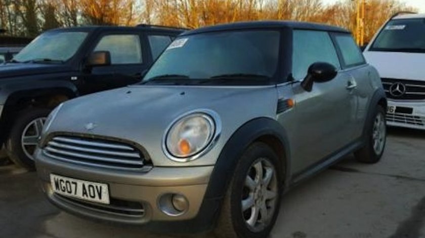 Dezmembrez / Dezmembrari Mini Cooper 1.4benz 2007