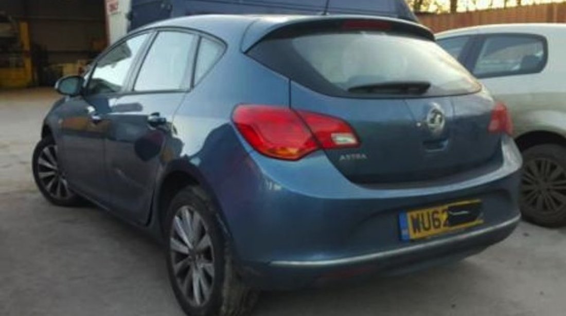 Dezmembrez / Dezmembrari Opel Astra J 1.4benzina