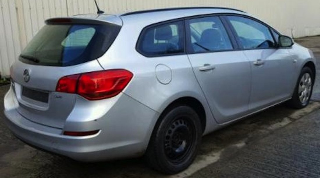 Dezmembrez / Dezmembrari Opel Astra J 1.7cdti A17DTR