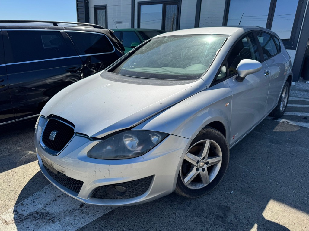 Dezmembrez / Dezmembrari / Piese / Accesorii Seat leon facelift gri 2012 1.6 tdi cay stanga