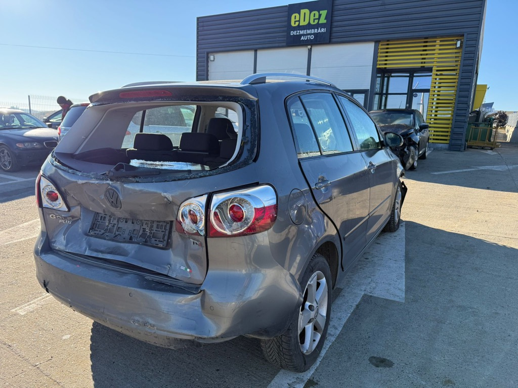 Dezmembrez / Dezmembrari / Piese / Accesorii Vw golf 6 plus 2013 1.6 tdi CAY volan stanga