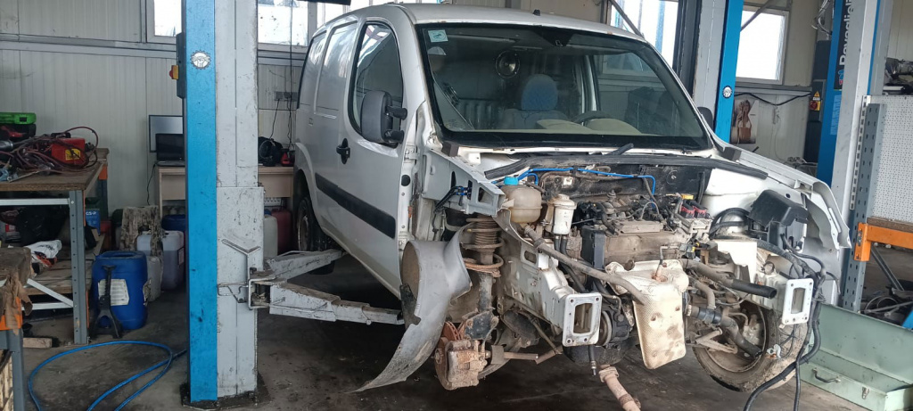Dezmembrez Fiat Doblo (223) [Fabr 2000-2010]