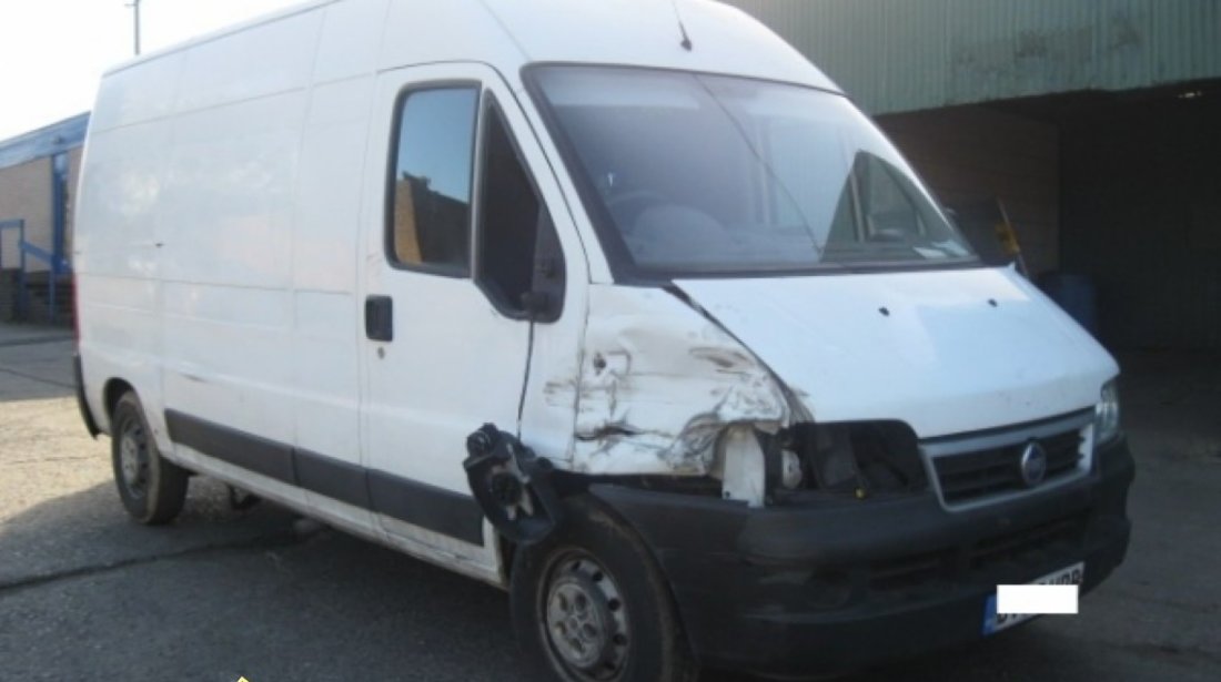 Dezmembrez Fiat Ducato din 2005 2 8D