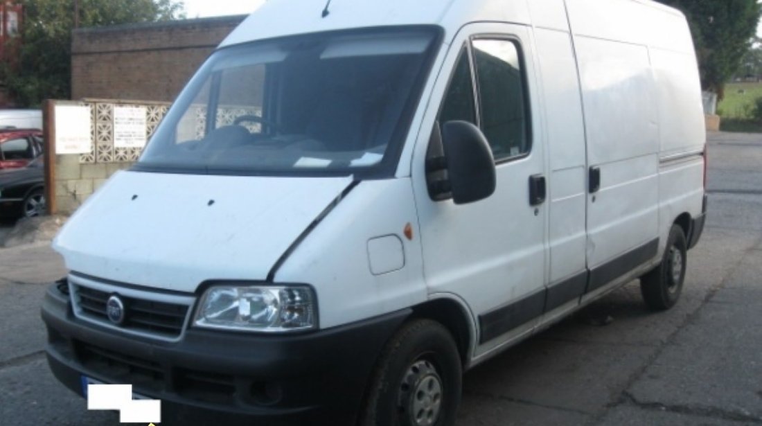 Dezmembrez Fiat Ducato din 2005 2 8D