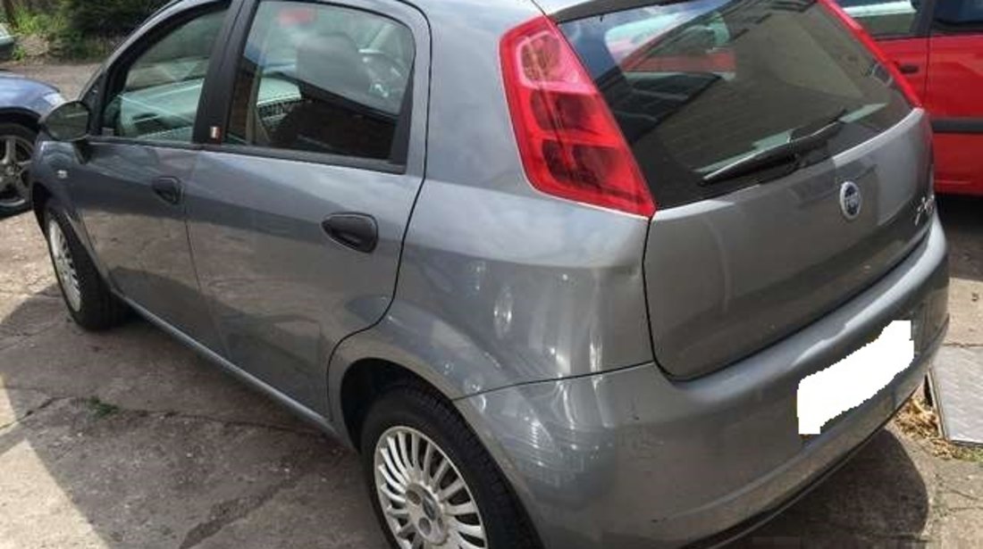 Dezmembrez Fiat Grande Punto 1.3 diesel 2006