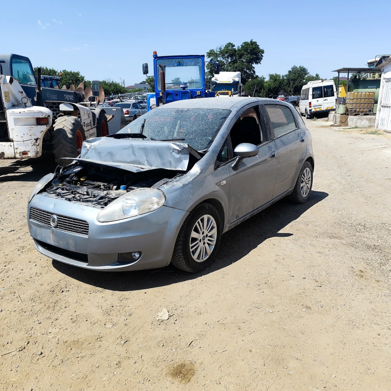 Dezmembrez Fiat GRANDE PUNTO (199) 2005 - 2012 1.9 D Multijet 939 A1.000( CP: 120, KW: 88, CCM: 1910 ) Motorina