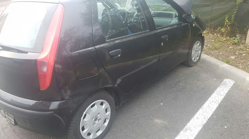 Dezmembrez Fiat Punto 1.2 an 2001 motor 1.2 benzina