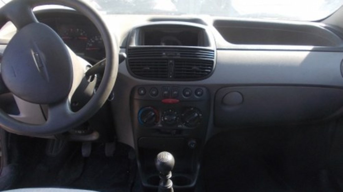 Dezmembrez Fiat Punto ,an 2002