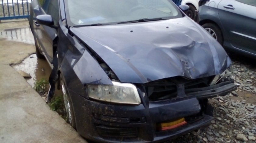 Dezmembrez Fiat Stilo ,an 2002