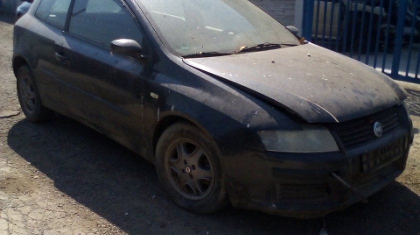 Dezmembrez Fiat Stilo, an 2003, motorizare 1.6 16V
