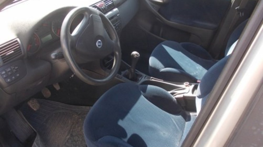 Dezmembrez Fiat Stilo ,an 2003