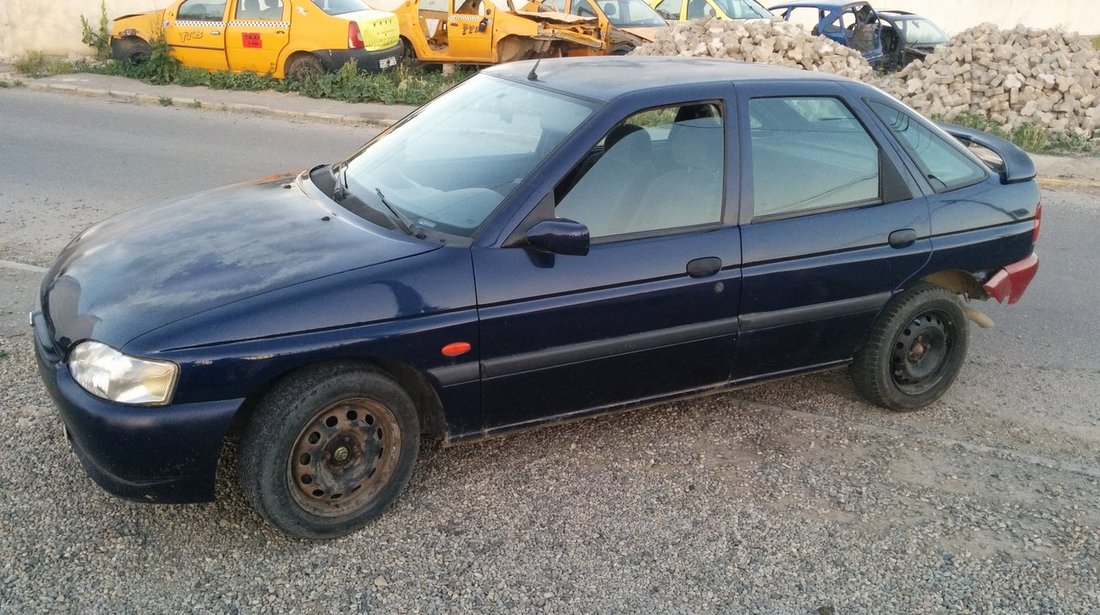 Dezmembrez Ford Escort 1.8 TD Turbo Diesel