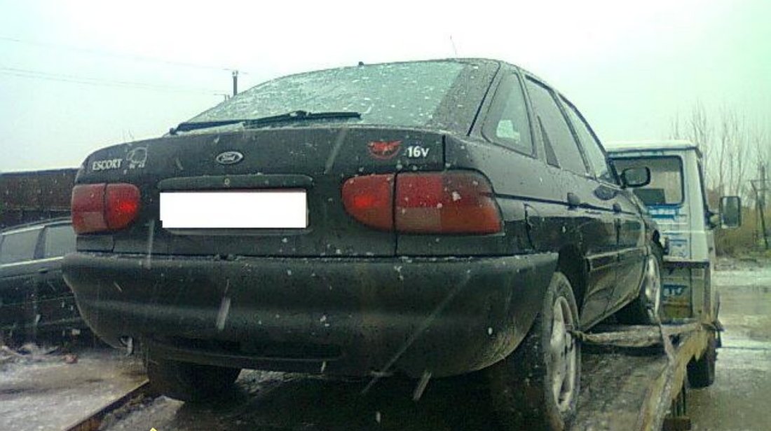 Dezmembrez Ford Escort