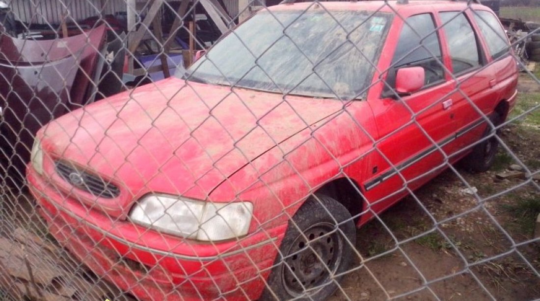 Dezmembrez Ford Escort