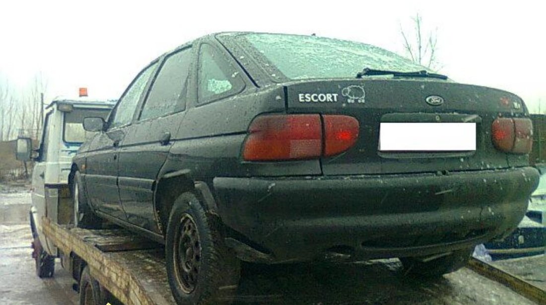 Dezmembrez Ford Escort