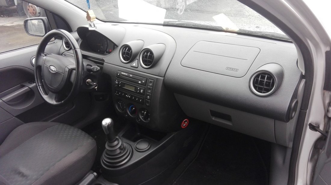 DEZMEMBREZ ford fiesta 1.4 16v tip motor FXJA an 2004