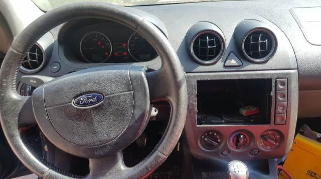 Dezmembrez Ford Fiesta 1.4tdci (1399cc-50kw-68hp); 3-hatchback
