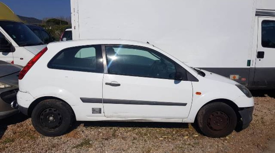 Dezmembrez Ford Fiesta 1.4tdci (1399cc-50kw-68hp); 3-hatchback