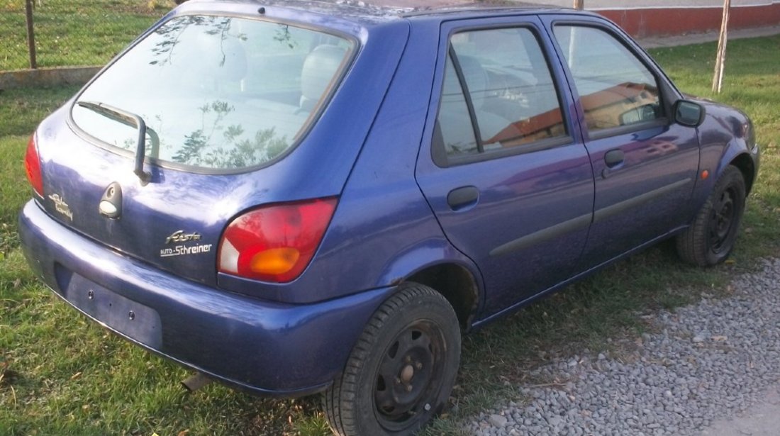 Dezmembrez Ford Fiesta an 1999 motor 1 3 benzina