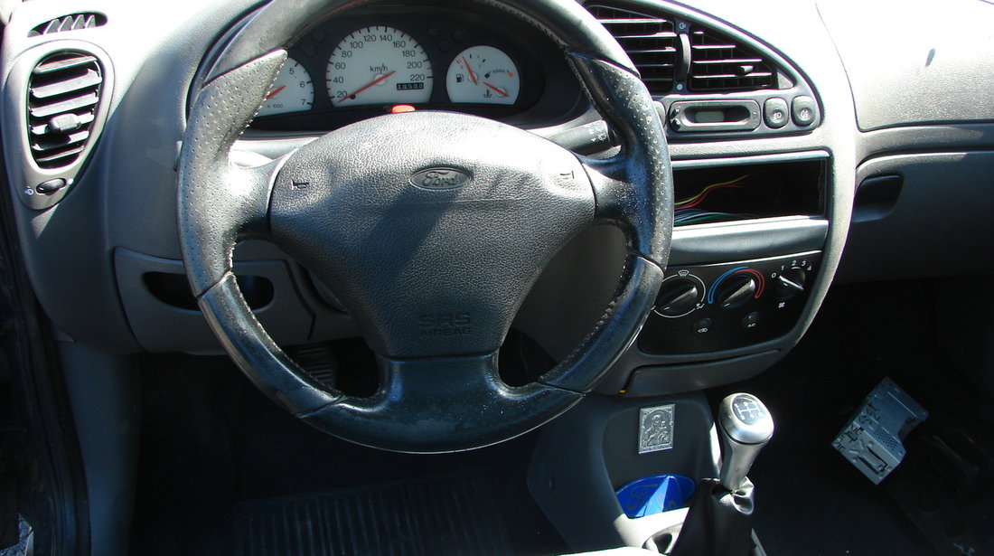 Dezmembrez Ford Fiesta din 1998