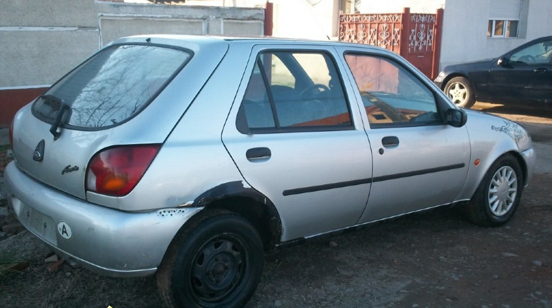 Dezmembrez Ford Fiesta Mk4 motor 1800 diesel an 1997