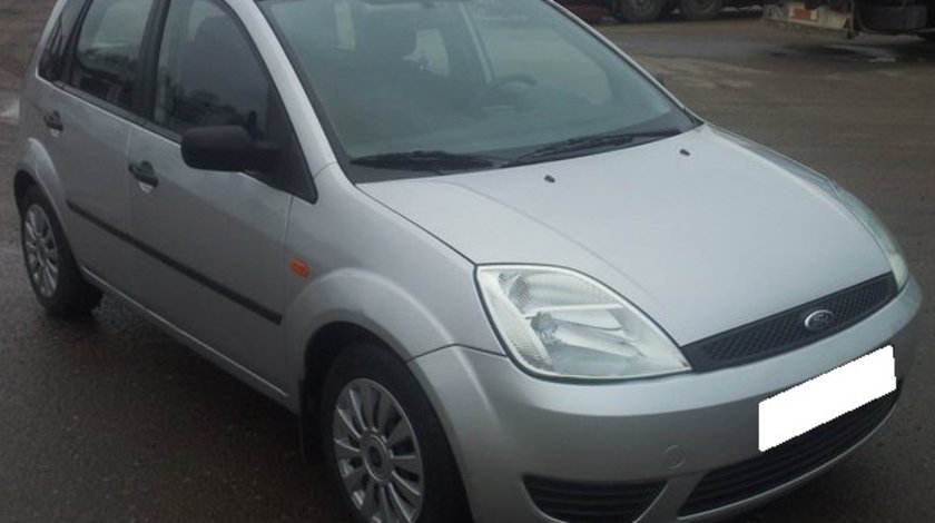 Dezmembrez Ford Fiesta V, 2004 1.3i