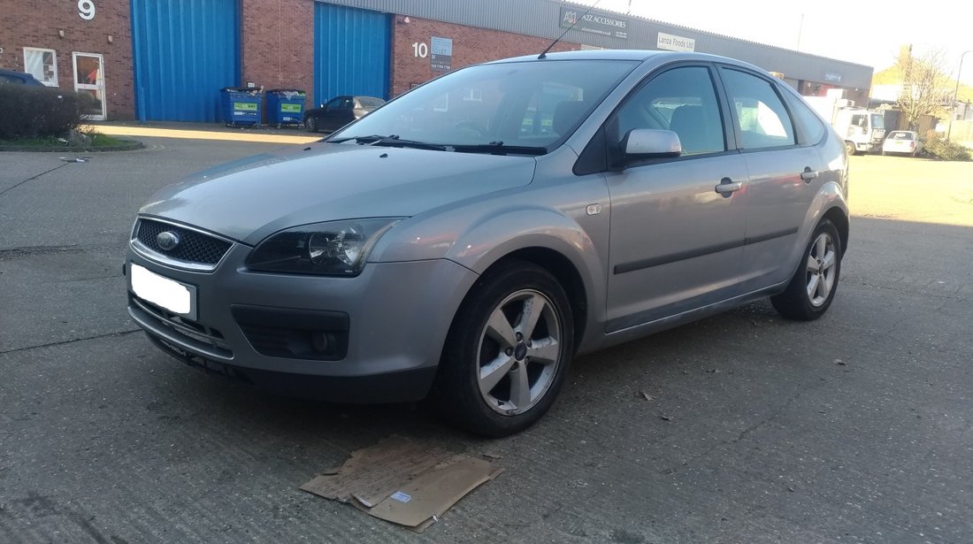 Dezmembrez Ford Focus 1.6 2004