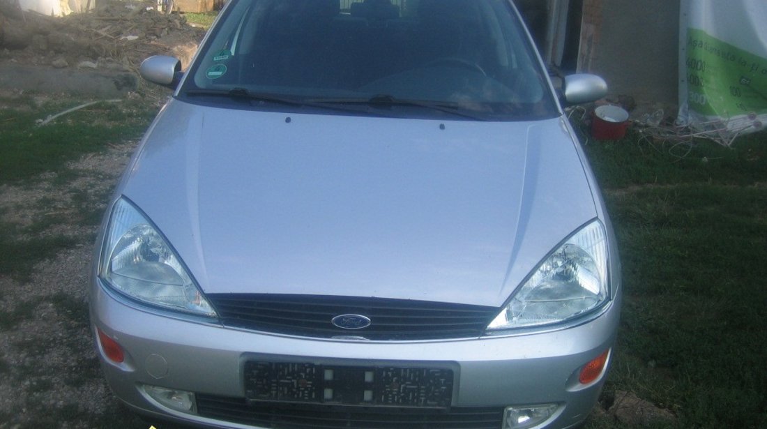 DEZMEMBREZ FORD FOCUS 1 8 benzina HB