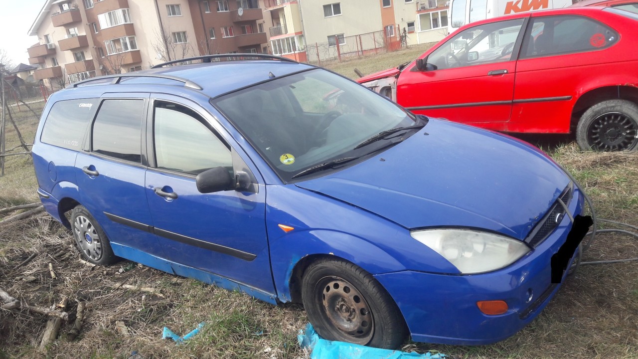dezmembrez ford focus 1.8 tddi, 55 kw, 75 cp, an 2002