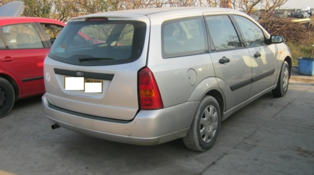 Dezmembrez Ford Focus 1998, 1.6b