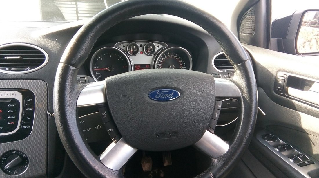 Dezmembrez Ford Focus 2 facelift Titanium