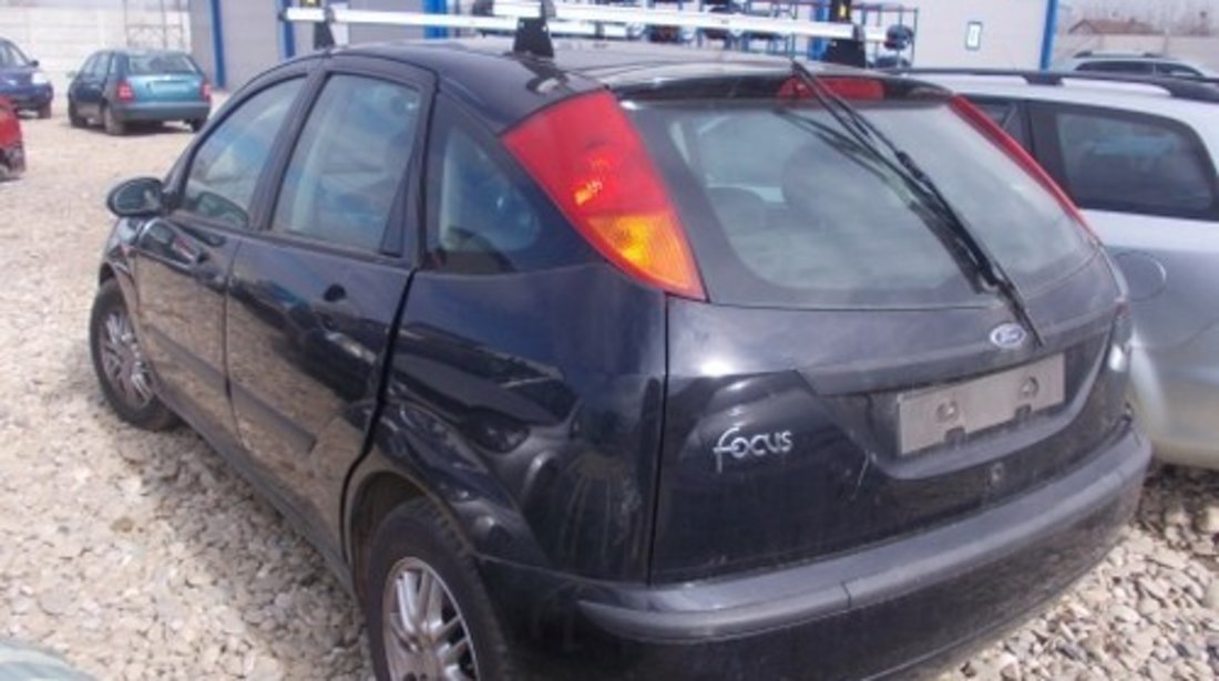 Dezmembrez Ford  Focus ,an 2003