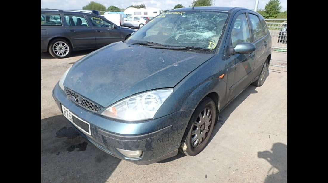 Dezmembrez Ford Focus Ghia 1.8 benzina 2004.