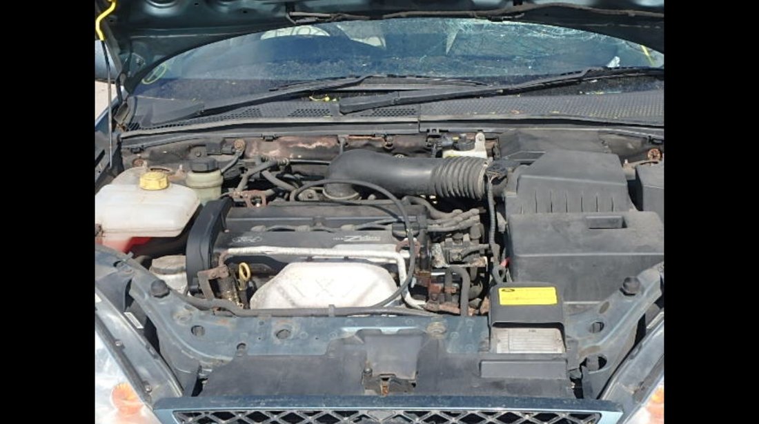 Dezmembrez Ford Focus Ghia 1.8 benzina 2004.