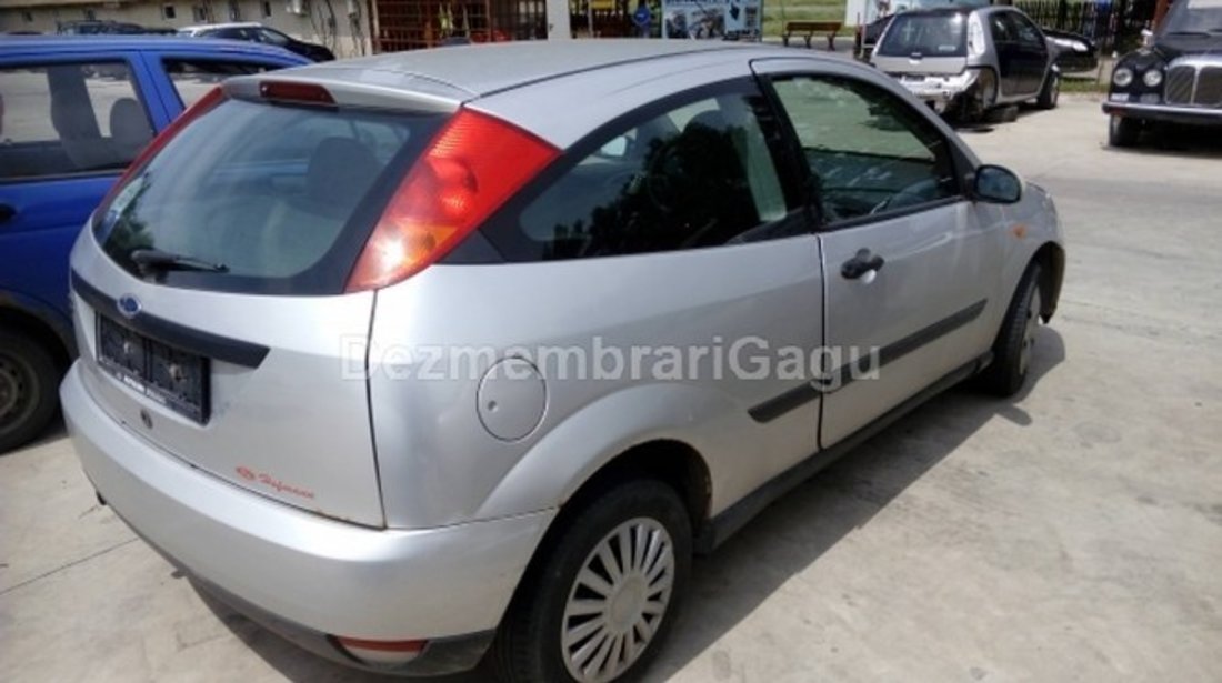 Dezmembrez Ford Focus I, an 2000,