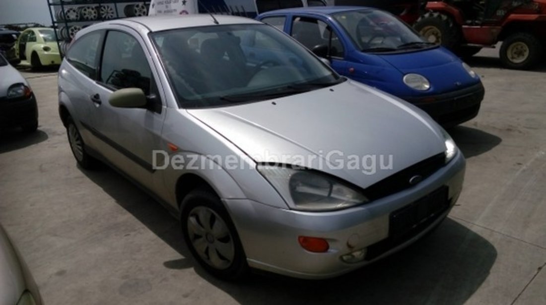 Dezmembrez Ford Focus I, an 2000,