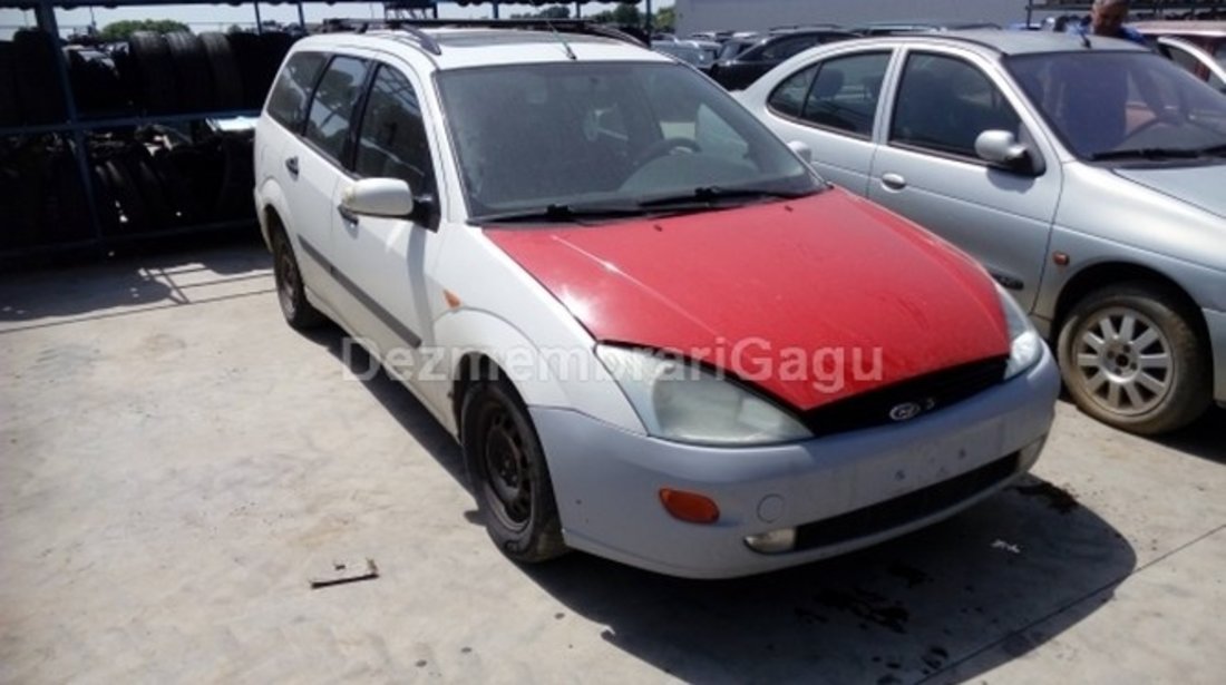 Dezmembrez Ford Focus I, an 2000